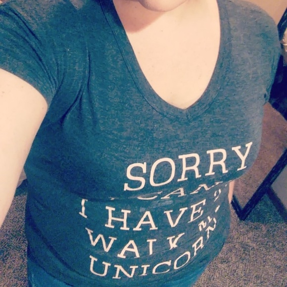 Sorry i cant i have to walk my unicorn Lg - Picture 2 of 3